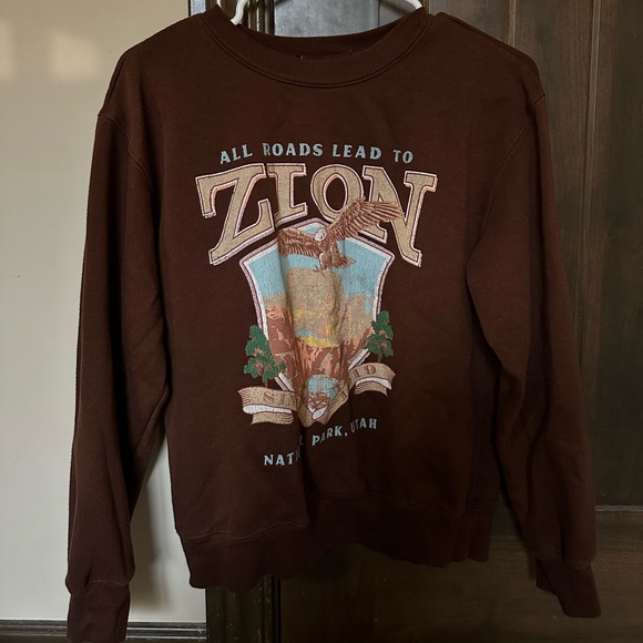 Crewneck - Picture 3 of 4